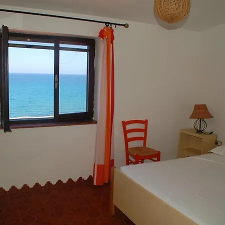 Villa Alabe - Waterfront Apartments In Bosa Porto Alabe Tresnuraghes Exterior foto