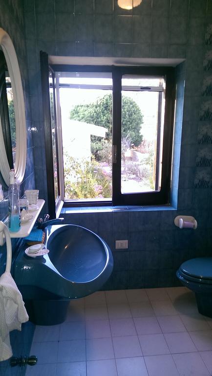 Villa Alabe - Waterfront Apartments In Bosa Porto Alabe Apartment *