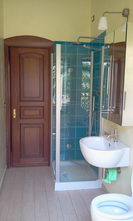Villa Alabe - Waterfront Apartments In Bosa Porto Alabe Apartment