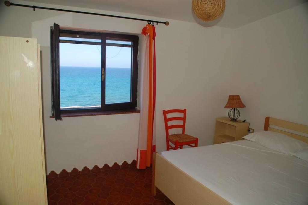 Villa Alabe - Waterfront Apartments In Bosa Porto Alabe