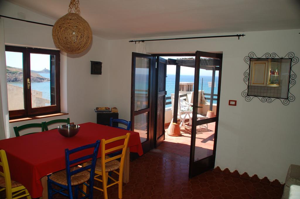 Villa Alabe - Waterfront Apartments In Bosa Porto Alabe Apartment